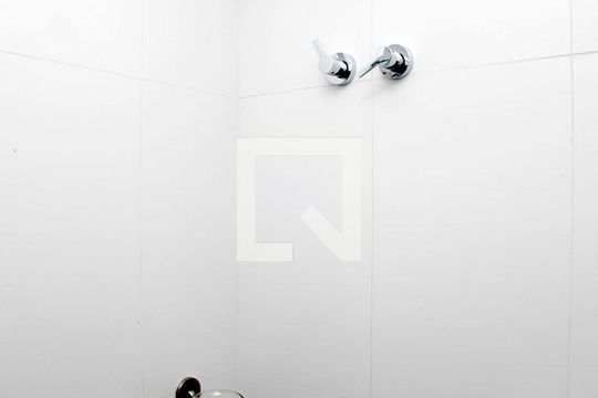 Banheiro de kitnet/studio à venda com 1 quarto, 30m² em Cidade Baixa, Porto Alegre