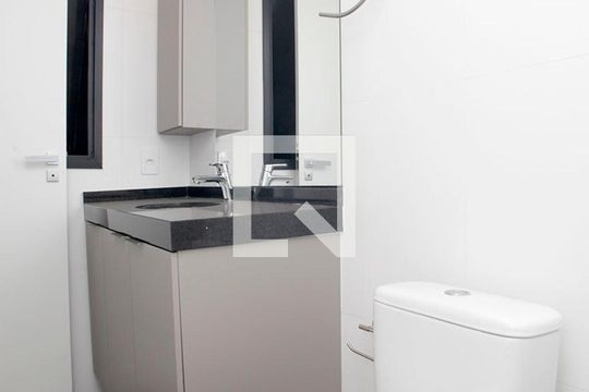 Banheiro de kitnet/studio à venda com 1 quarto, 30m² em Cidade Baixa, Porto Alegre