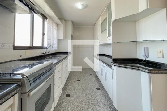 Cozinha de apartamento para alugar com 1 quarto, 67m² em Jardim Palermo, São Bernardo do Campo