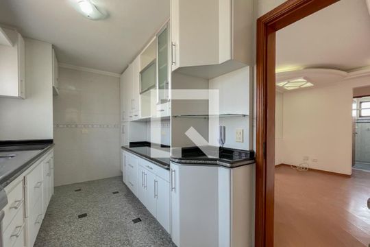 Cozinha de apartamento para alugar com 1 quarto, 67m² em Jardim Palermo, São Bernardo do Campo