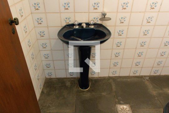 LAVABO de casa à venda com 3 quartos, 280m² em Jardim Sorirama (sousas), Campinas