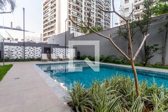 Área comum - Piscina de apartamento para alugar com 1 quarto, 27m² em Pinheiros, São Paulo