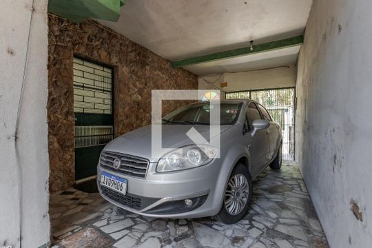Garagem de casa à venda com 4 quartos, 180m² em Jardim São Pedro, Porto Alegre