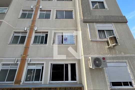 Fachada + plaquinha de apartamento para alugar com 2 quartos, 43m² em Encantado, Rio de Janeiro