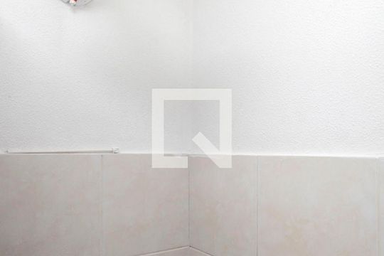 Banheiro de kitnet/studio à venda com 1 quarto, 41m² em Centro Histórico, Porto Alegre