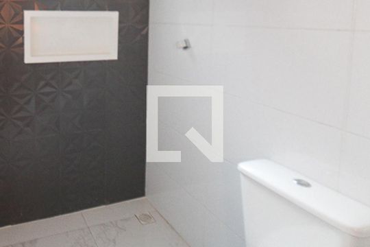 Banheiro de apartamento para alugar com 2 quartos, 43m² em Vila Ema, São Paulo