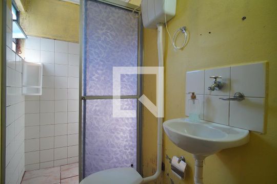 Banheiro de apartamento à venda com 2 quartos, 52m² em Canudos, Novo Hamburgo