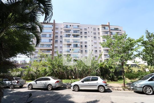 Fachada de apartamento para alugar com 2 quartos, 75m² em Vila Ipojuca , São Paulo