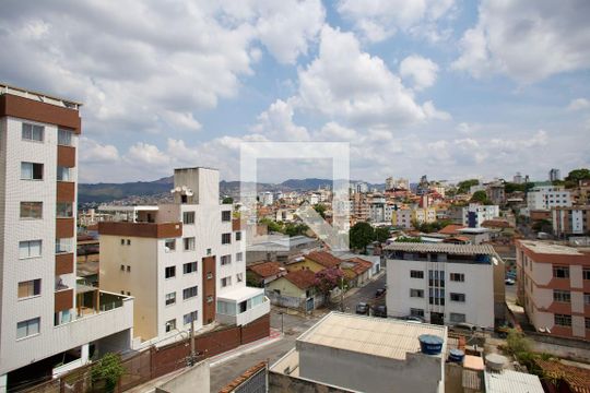 Vista de apartamento à venda com 2 quartos, 120m² em Sagrada Família, Belo Horizonte