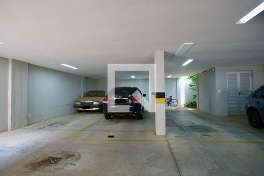 Garagem de apartamento à venda com 2 quartos, 120m² em Sagrada Família, Belo Horizonte
