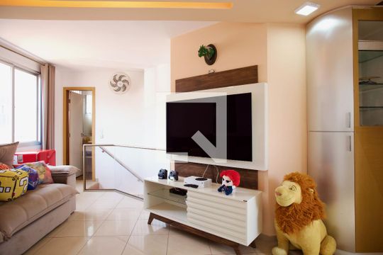 Sala de TV de apartamento à venda com 2 quartos, 120m² em Sagrada Família, Belo Horizonte