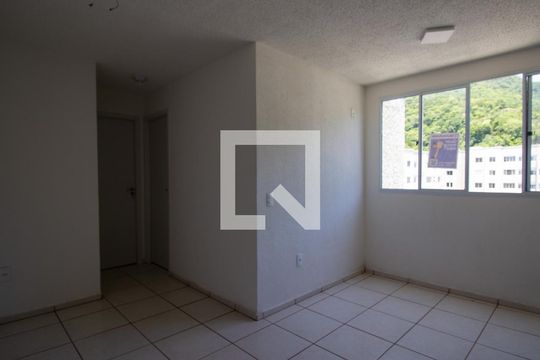 Apartamento para alugar com 2 quartos, 43m² em Vargem Grande, Rio de Janeiro
