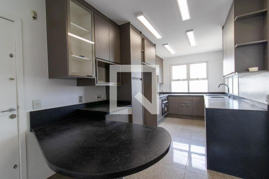 Cozinha de apartamento à venda com 4 quartos, 400m² em Fazenda São Quirino, Campinas