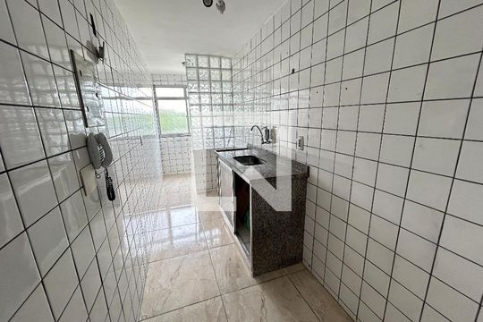 Cozinha de apartamento à venda com 2 quartos, 51m² em Jardim Sulacap, Rio de Janeiro