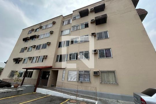 Fachada do bloco de apartamento à venda com 2 quartos, 51m² em Jardim Sulacap, Rio de Janeiro