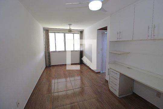 Sala de apartamento à venda com 2 quartos, 51m² em Jardim Sulacap, Rio de Janeiro