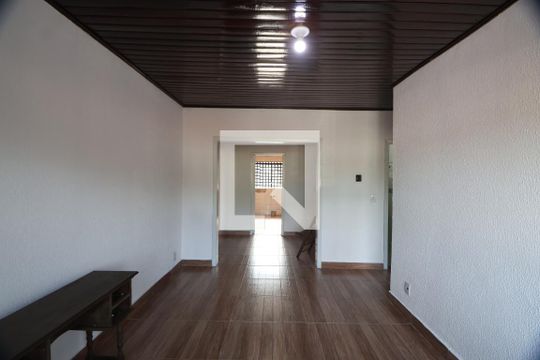 Casa à venda com 2 quartos, 50m² em Harmonia, Canoas