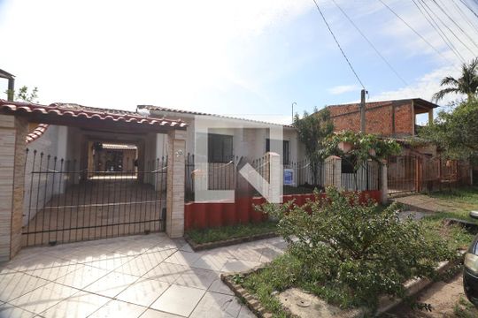 Fachada de casa à venda com 2 quartos, 50m² em Harmonia, Canoas