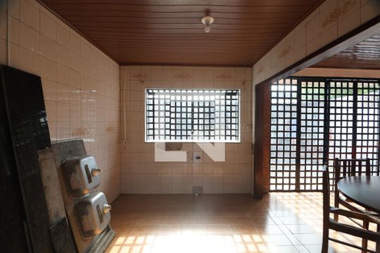 Cozinha de casa à venda com 2 quartos, 50m² em Harmonia, Canoas