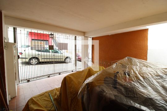 Garagem de casa para alugar com 4 quartos, 250m² em Vila Roque, São Paulo