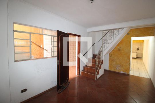 Casa para alugar com 4 quartos, 250m² em Vila Roque, São Paulo
