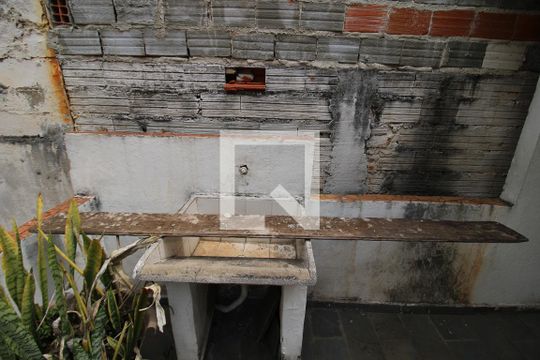Área de Serviço de casa para alugar com 4 quartos, 250m² em Vila Roque, São Paulo