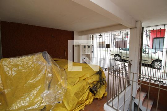 Garagem de casa para alugar com 4 quartos, 250m² em Vila Roque, São Paulo