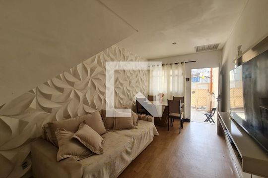 Sala de casa à venda com 2 quartos, 119m² em Jardim do Papai, Guarulhos