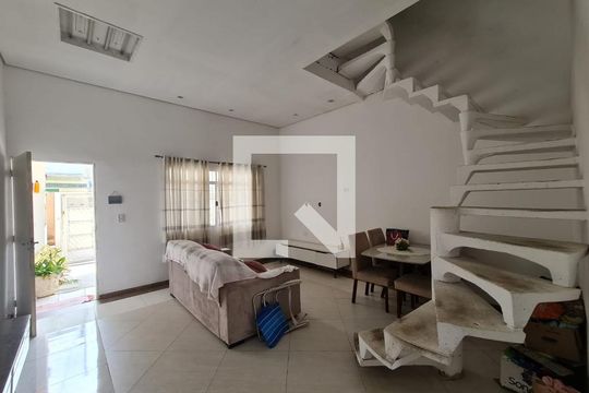 Sala de casa à venda com 3 quartos, 191m² em Jardim do Papai, Guarulhos