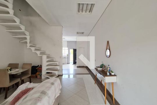 Sala de casa à venda com 3 quartos, 191m² em Jardim do Papai, Guarulhos