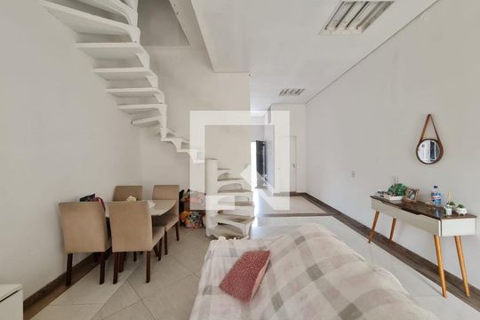 Sala de casa à venda com 3 quartos, 191m² em Jardim do Papai, Guarulhos