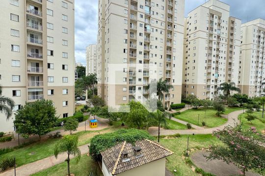Vista do Quarto 2 de apartamento para alugar com 3 quartos, 68m² em Jardim Tupanci, Barueri