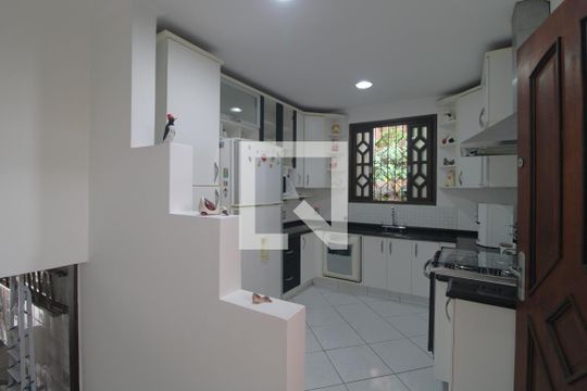 Cozinha de casa para alugar com 3 quartos, 490m² em Jardim Marajoara, São Paulo