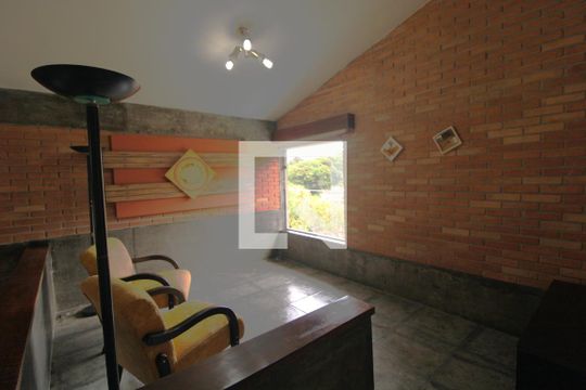 Sala depois das suítes de casa para alugar com 3 quartos, 490m² em Jardim Marajoara, São Paulo