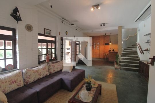 Salão para festas de casa para alugar com 3 quartos, 490m² em Jardim Marajoara, São Paulo
