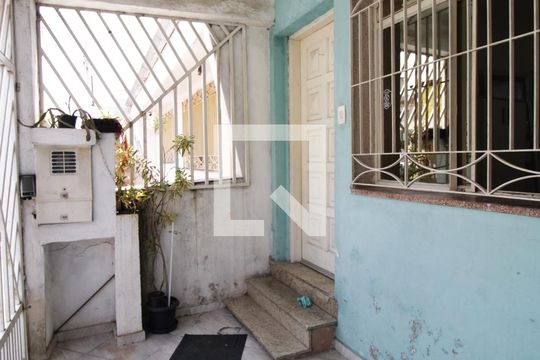 Quintal de casa à venda com 3 quartos, 200m² em Vila Nova Carolina, São Paulo