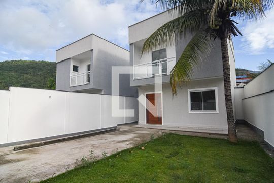 Fachada de casa à venda com 3 quartos, 105m² em Engenho do Mato, Niterói