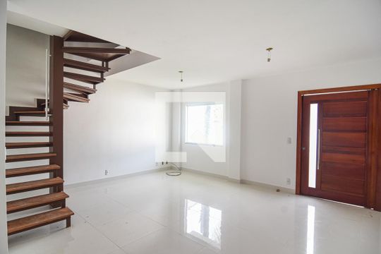 Sala de casa à venda com 3 quartos, 110m² em Engenho do Mato, Niterói