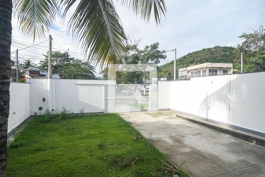 Vista da Sala de casa à venda com 3 quartos, 110m² em Engenho do Mato, Niterói