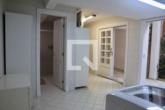 Lavanderia de casa à venda com 5 quartos, 520m² em Mirandópolis, São Paulo