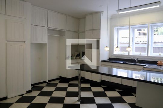 Cozinha de casa à venda com 5 quartos, 520m² em Mirandópolis, São Paulo