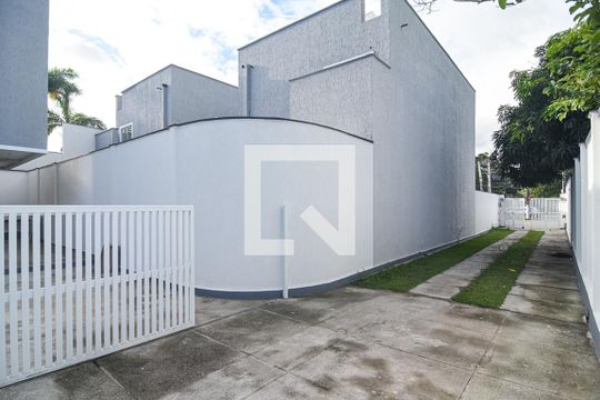 Entrada de casa à venda com 3 quartos, 105m² em Engenho do Mato, Niterói