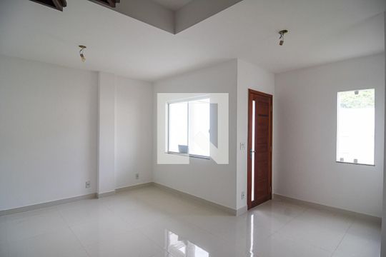 Sala de casa à venda com 3 quartos, 105m² em Engenho do Mato, Niterói