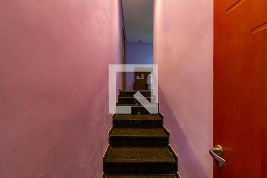 Escada de casa à venda com 3 quartos, 210m² em Vila Israel, São Bernardo do Campo