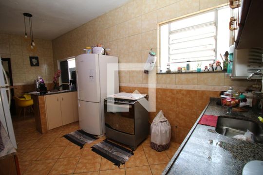 Cozinha de casa à venda com 3 quartos, 300m² em Brás de Pina, Rio de Janeiro
