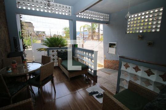 varanda de casa à venda com 3 quartos, 300m² em Brás de Pina, Rio de Janeiro