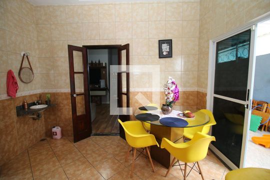 Copa de casa à venda com 3 quartos, 300m² em Brás de Pina, Rio de Janeiro
