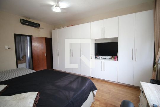 Quarto 1 de casa à venda com 3 quartos, 300m² em Brás de Pina, Rio de Janeiro