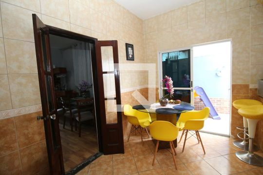 Copa de casa à venda com 3 quartos, 300m² em Brás de Pina, Rio de Janeiro