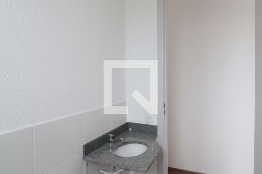 Banheiro da Suite de apartamento à venda com 2 quartos, 52m² em Jardim Guanabara, Belo Horizonte